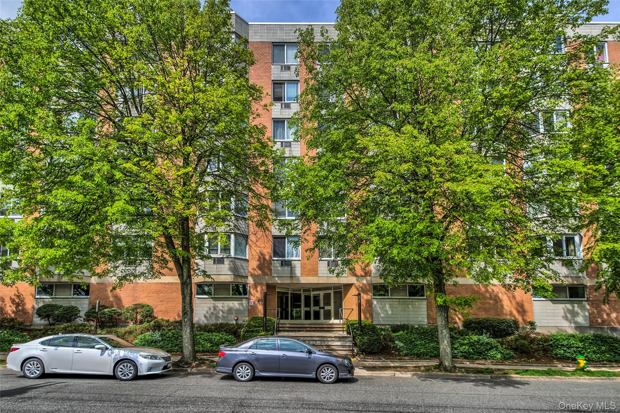 14 Nosband Avenue Unit: 4G