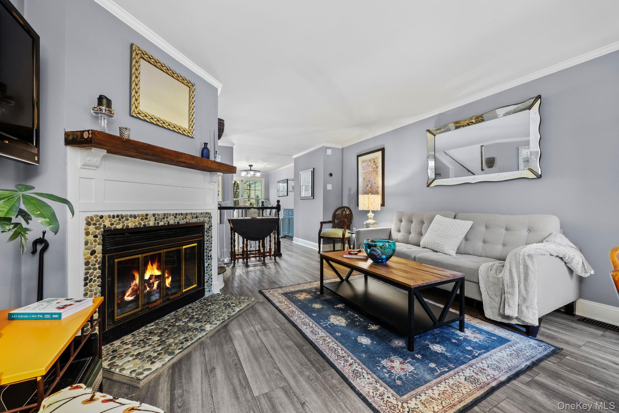 14 Washington Mews Unit: 14