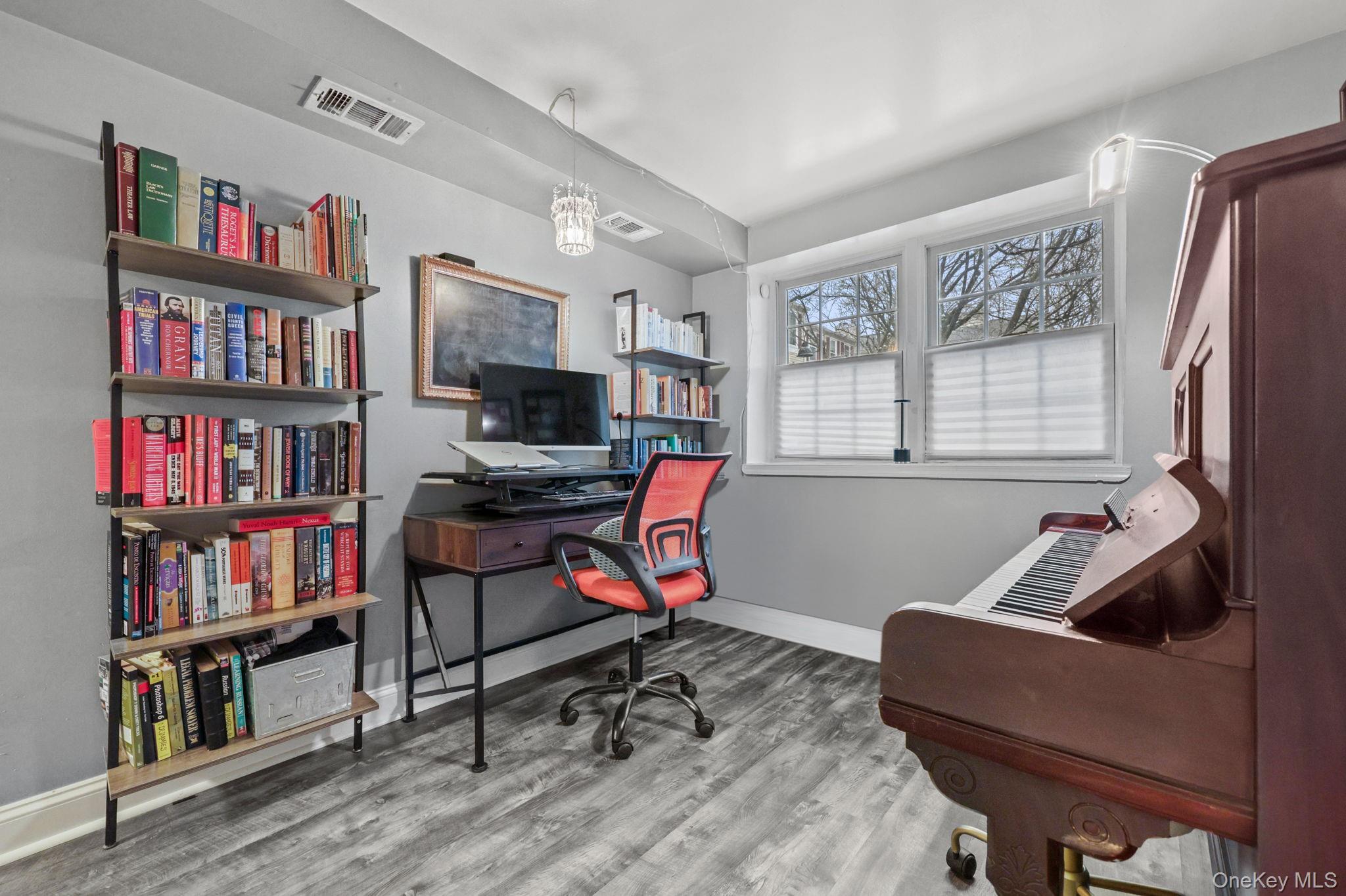 14 Washington Mews Unit: 14