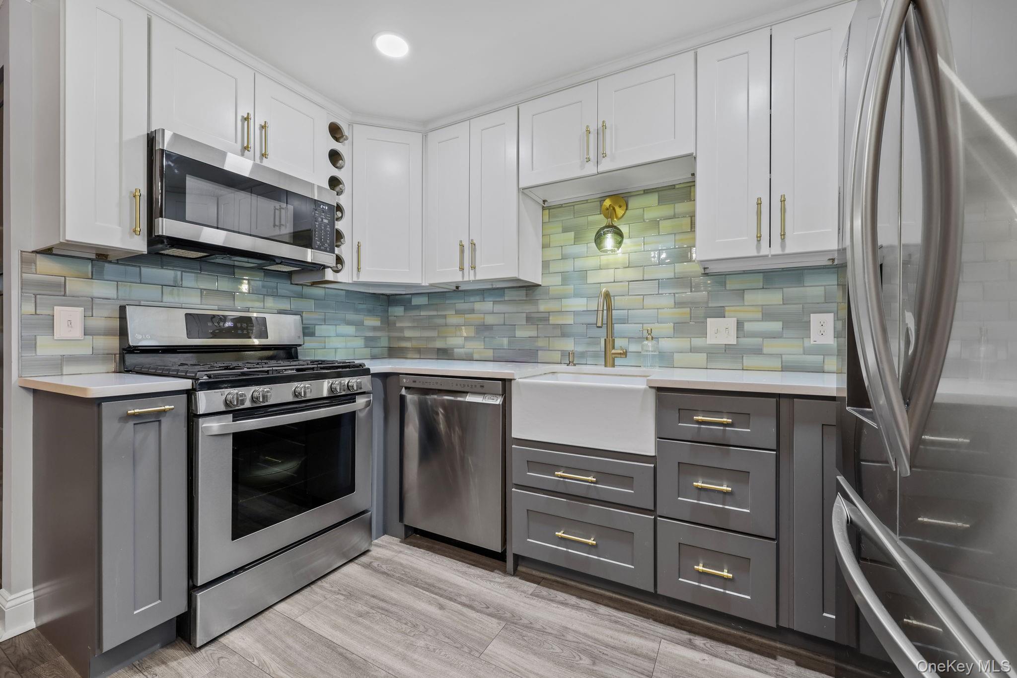 14 Washington Mews Unit: 14