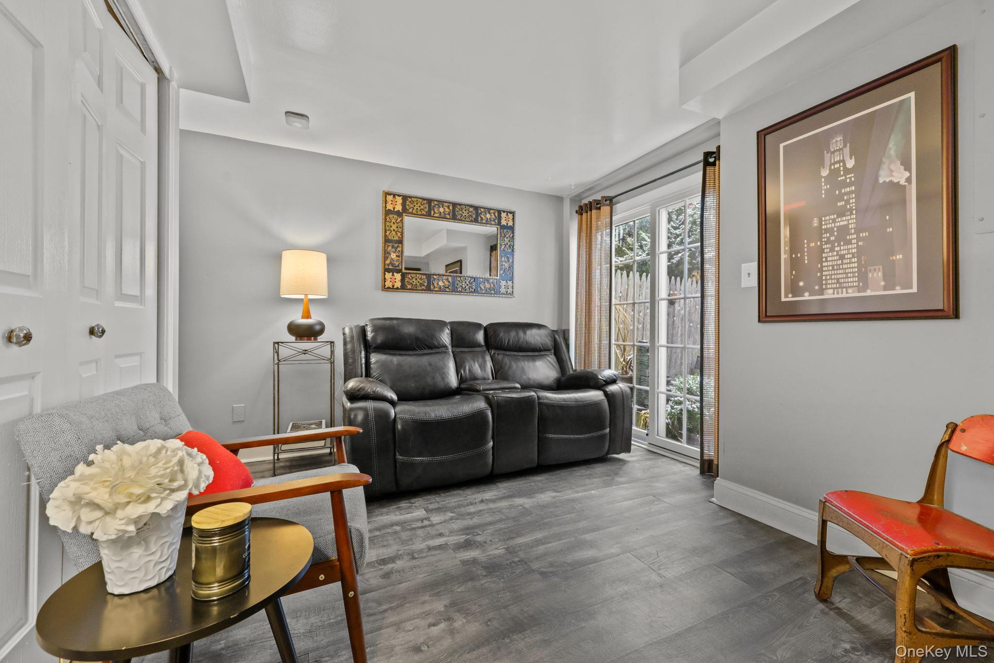 14 Washington Mews Unit: 14