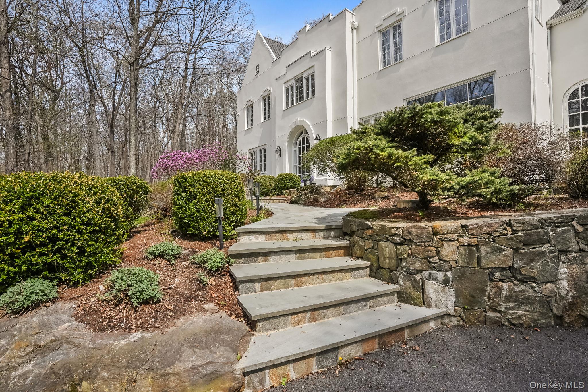 17 Spyrock Road