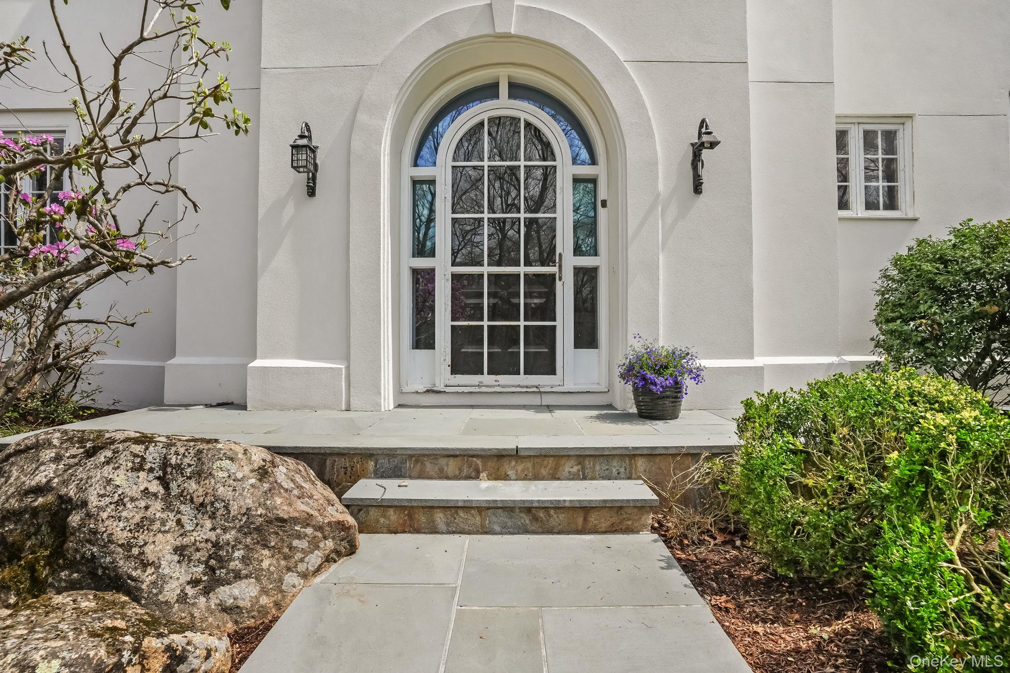 17 Spyrock Road