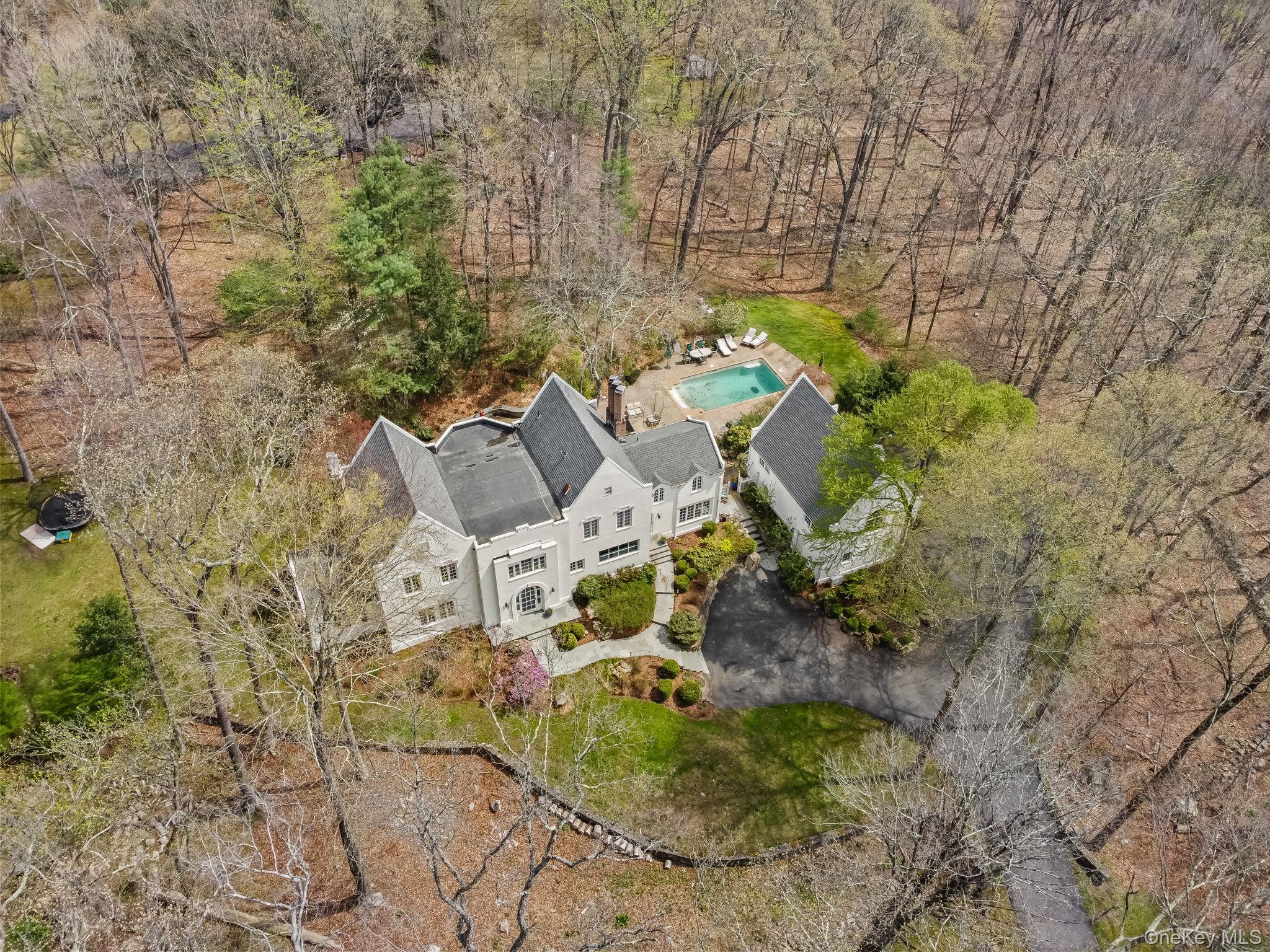 17 Spyrock Road
