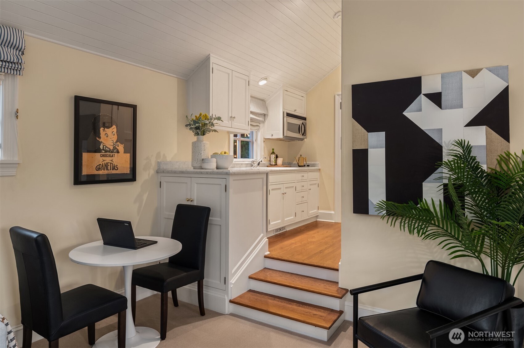 1617 Federal Avenue E