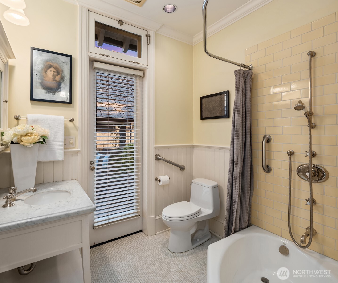 1617 Federal Avenue E