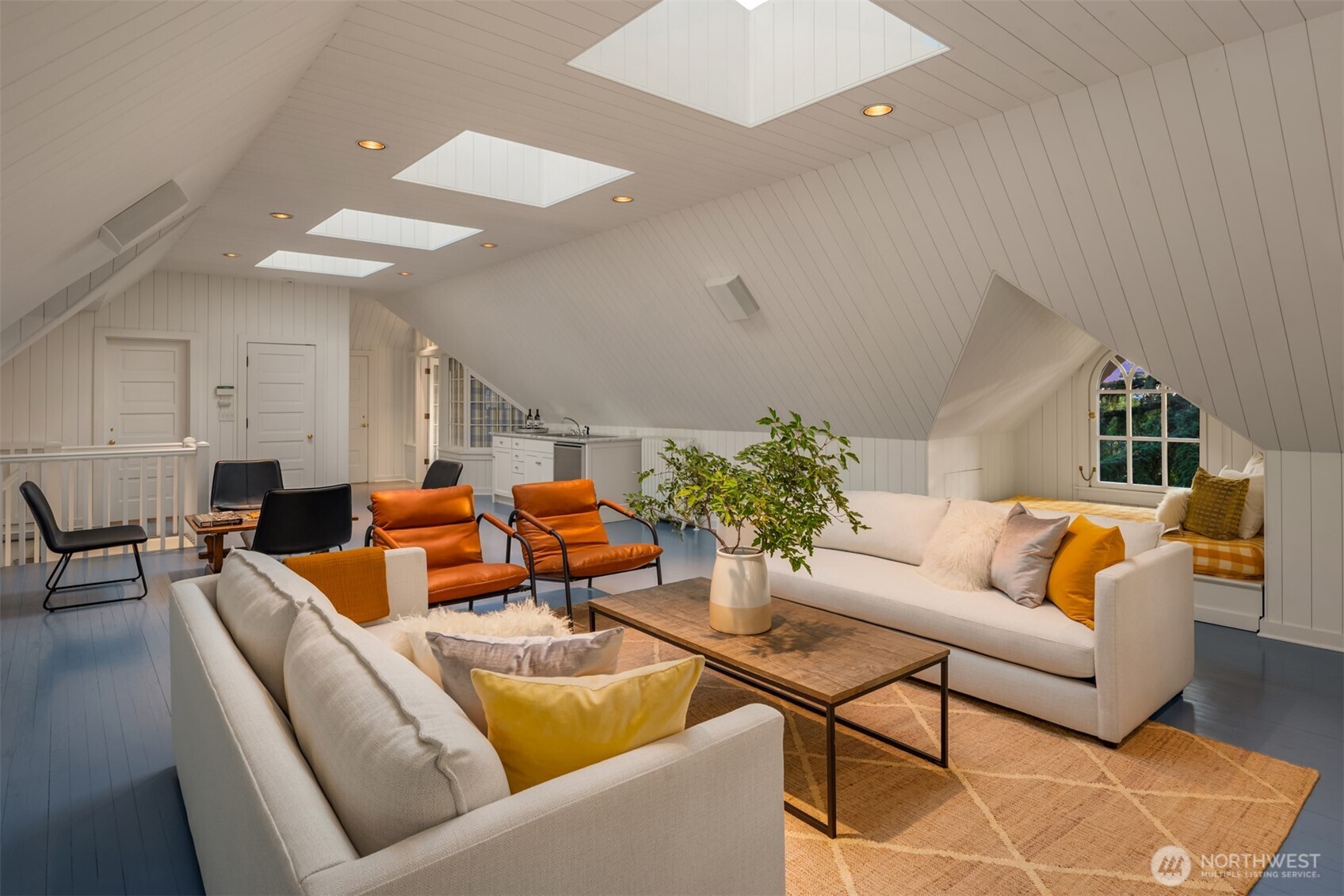 1617 Federal Avenue E