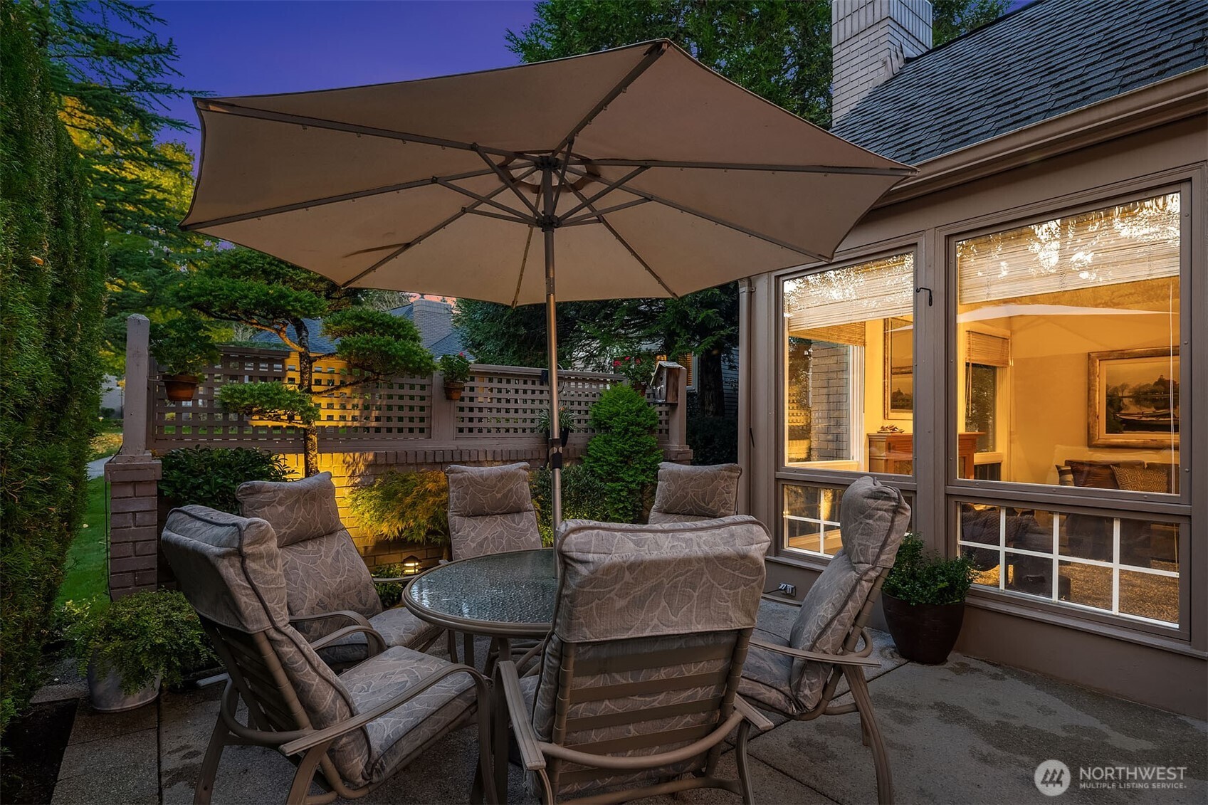 1728 Bellevue Way NE