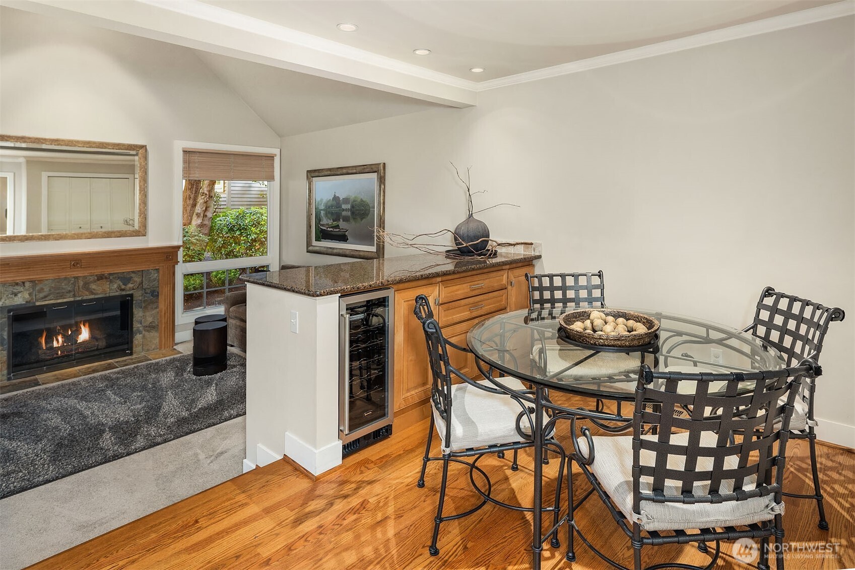 1728 Bellevue Way NE