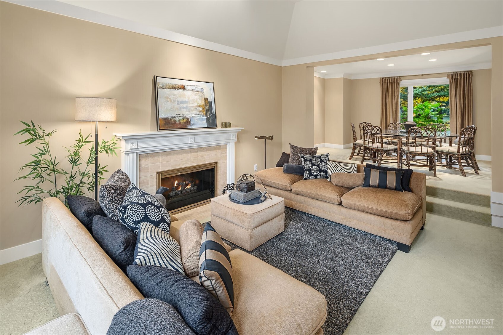 1728 Bellevue Way NE