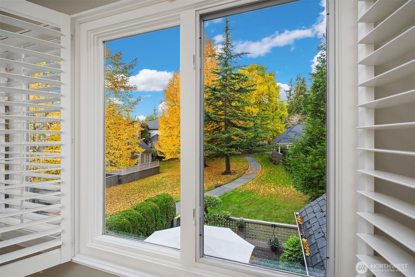 1728 Bellevue Way NE