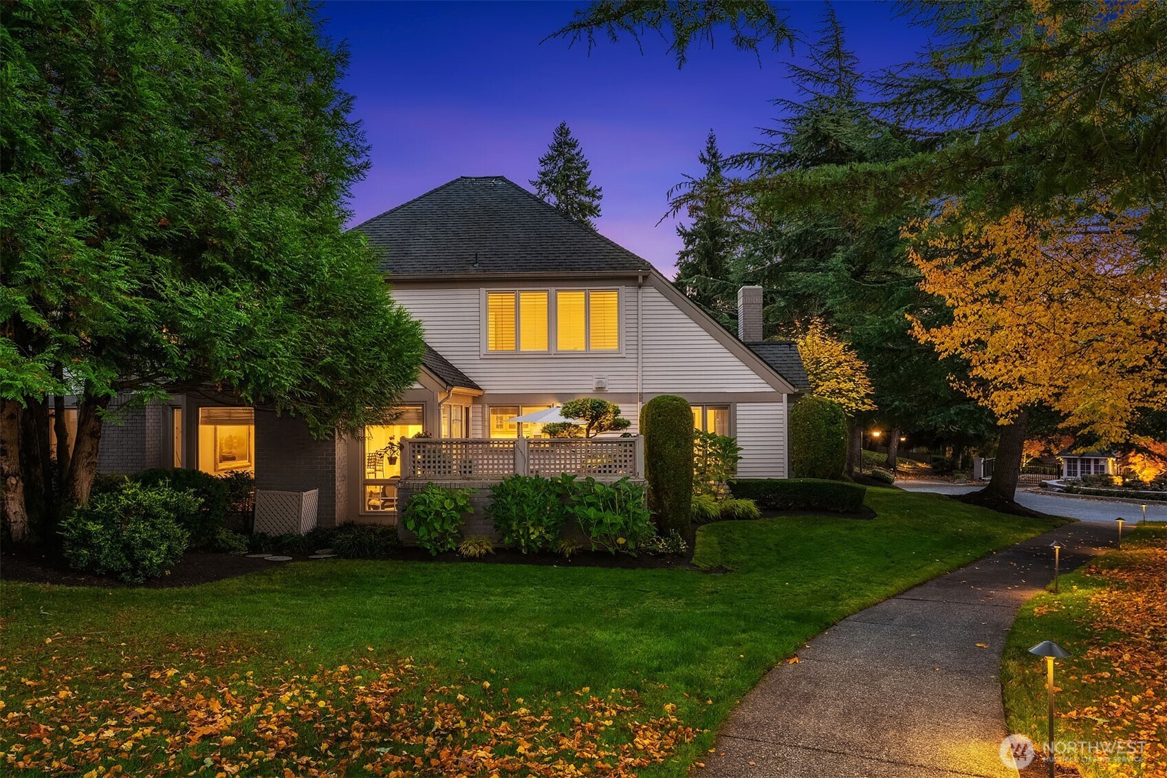 1728 Bellevue Way NE