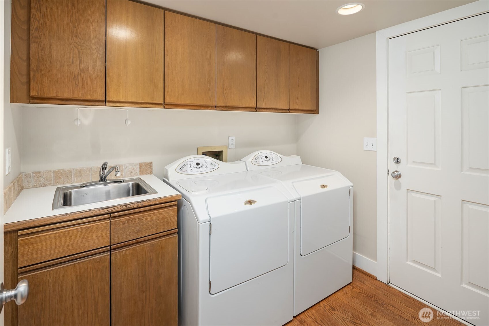 1728 Bellevue Way NE