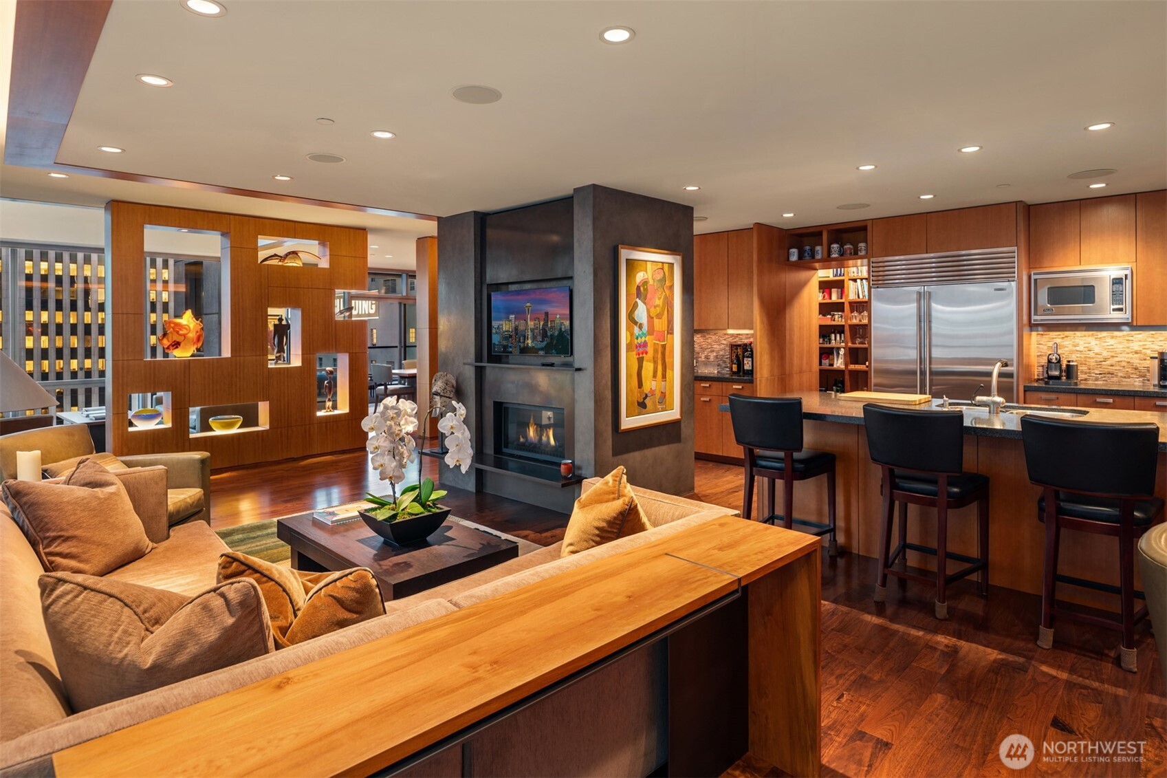 715 2nd Avenue Unit: 1504