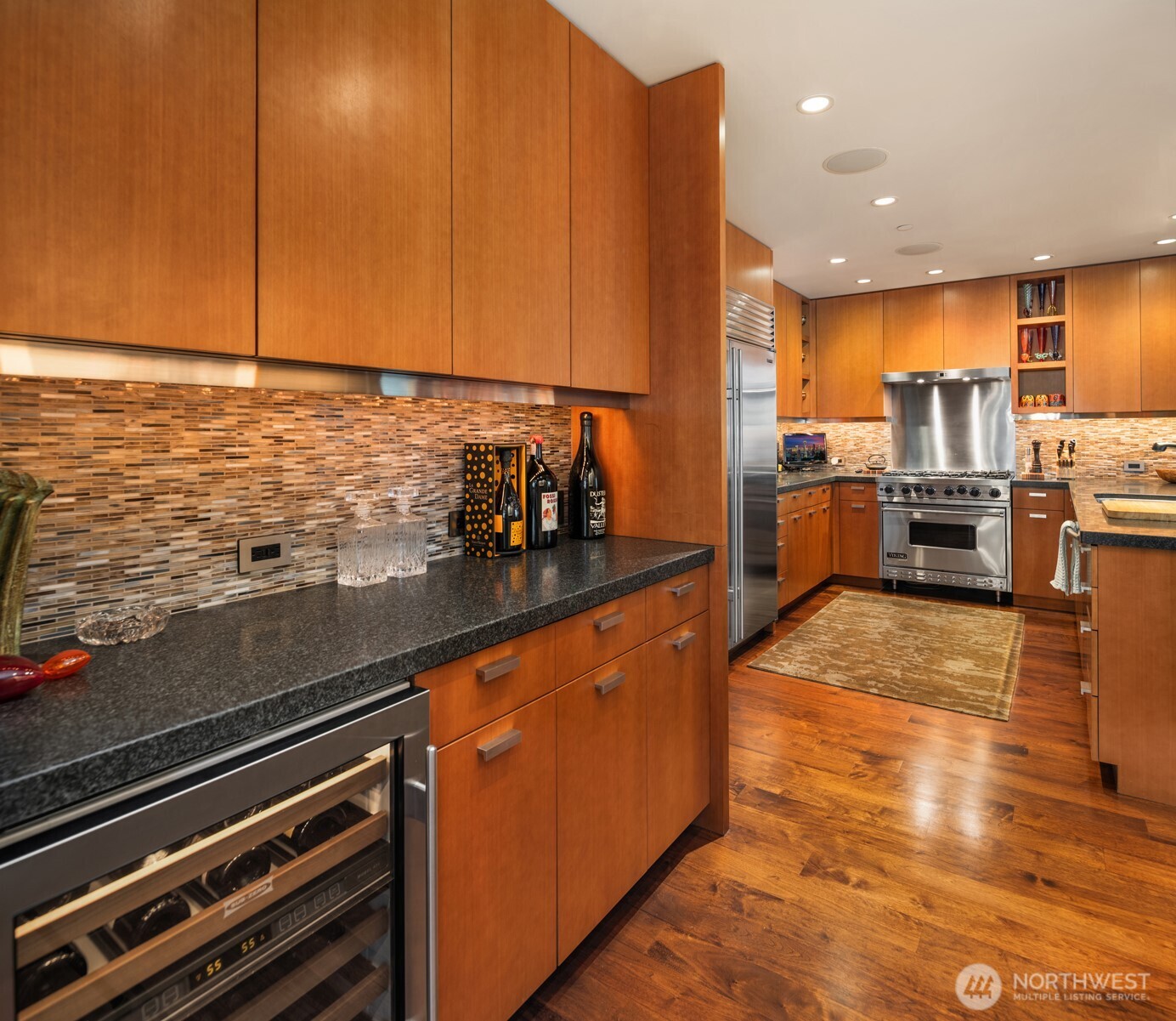 715 2nd Avenue Unit: 1504