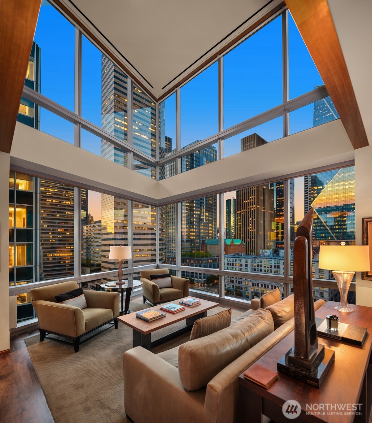 715 2nd Avenue Unit: 1504