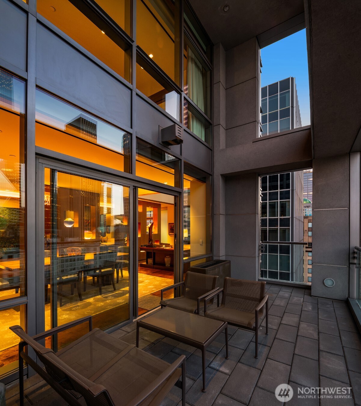715 2nd Avenue Unit: 1504