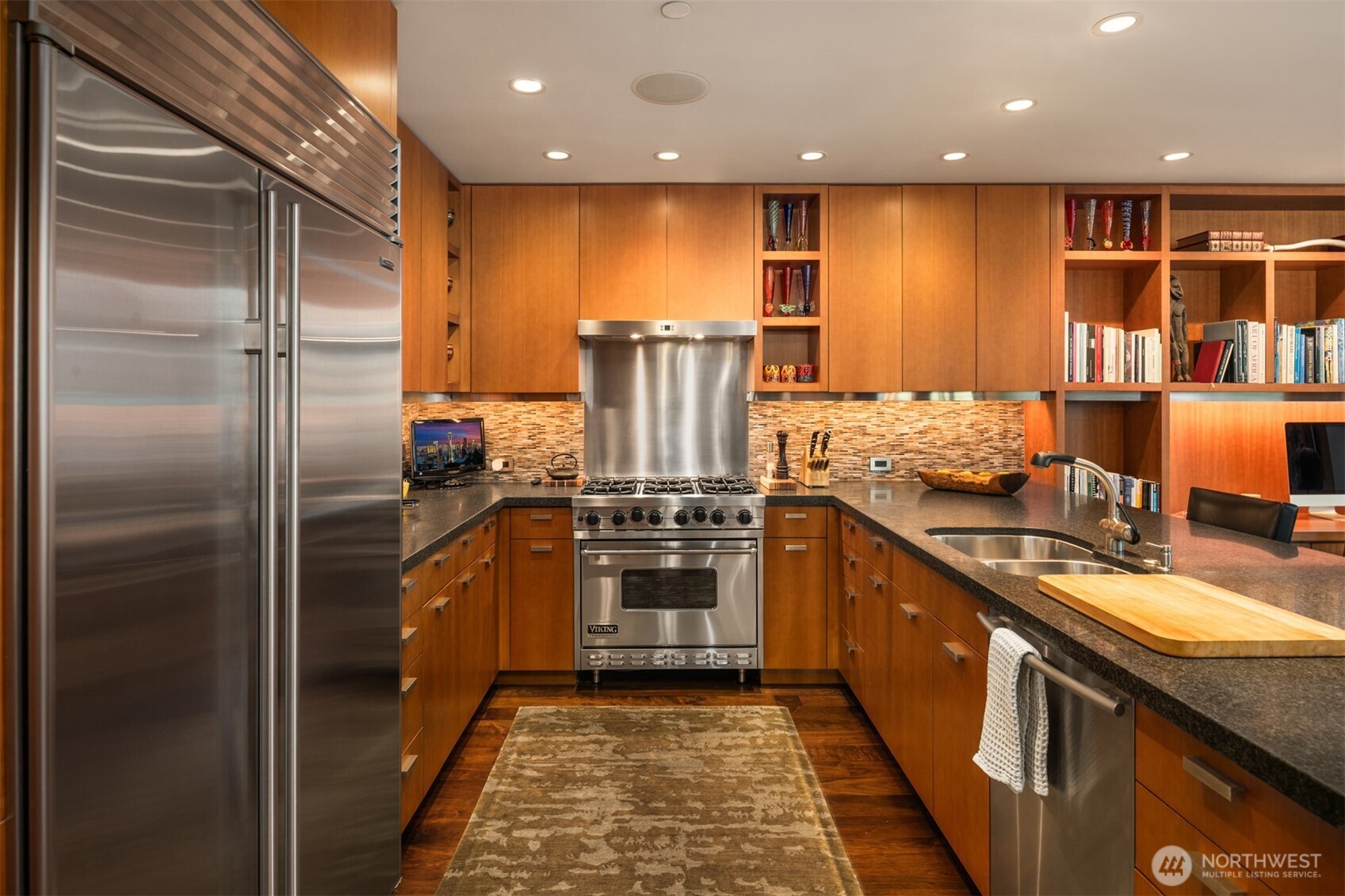 715 2nd Avenue Unit: 1504