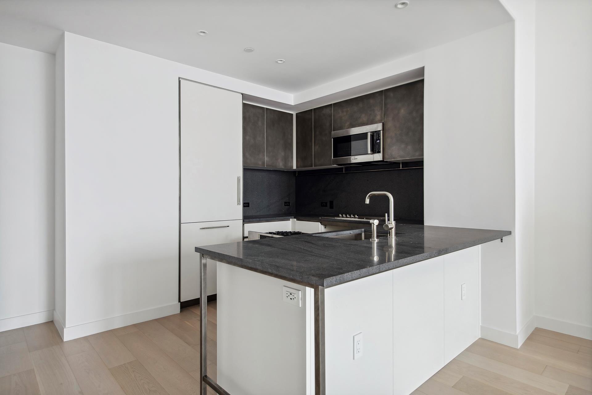 11 HOYT Street 40J