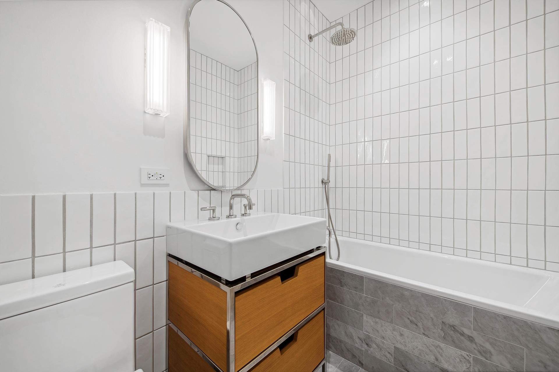 11 HOYT Street 40J