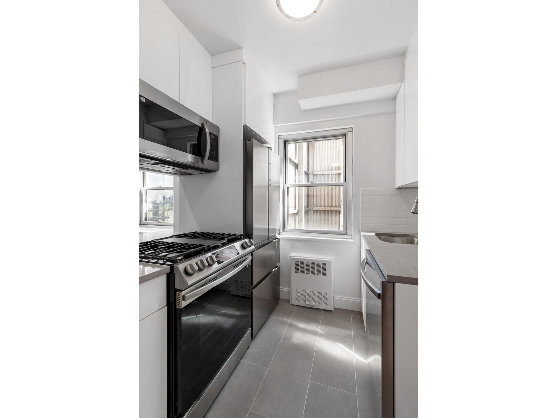 333 E 46TH Street 11H