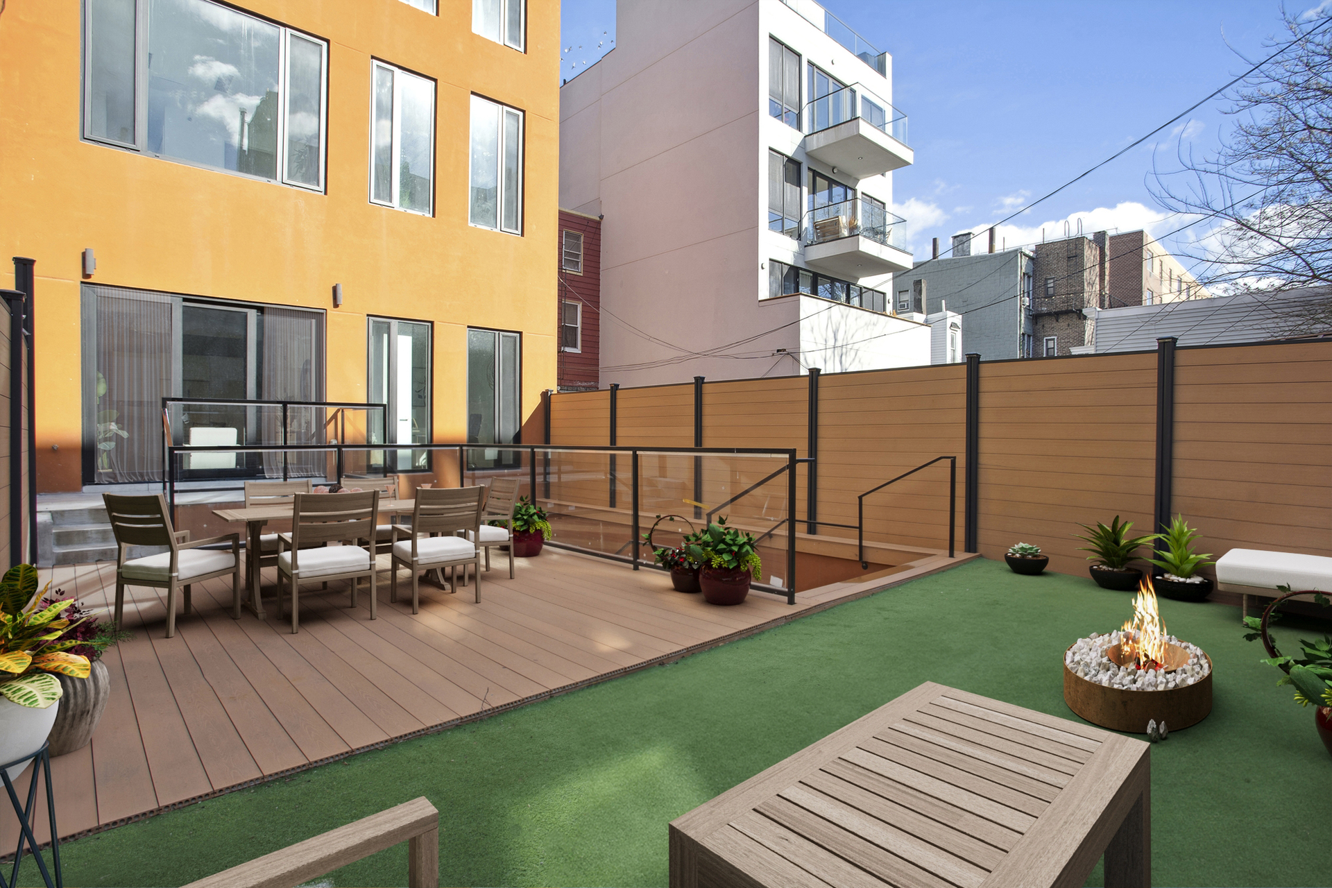 54 DUPONT Street TH1