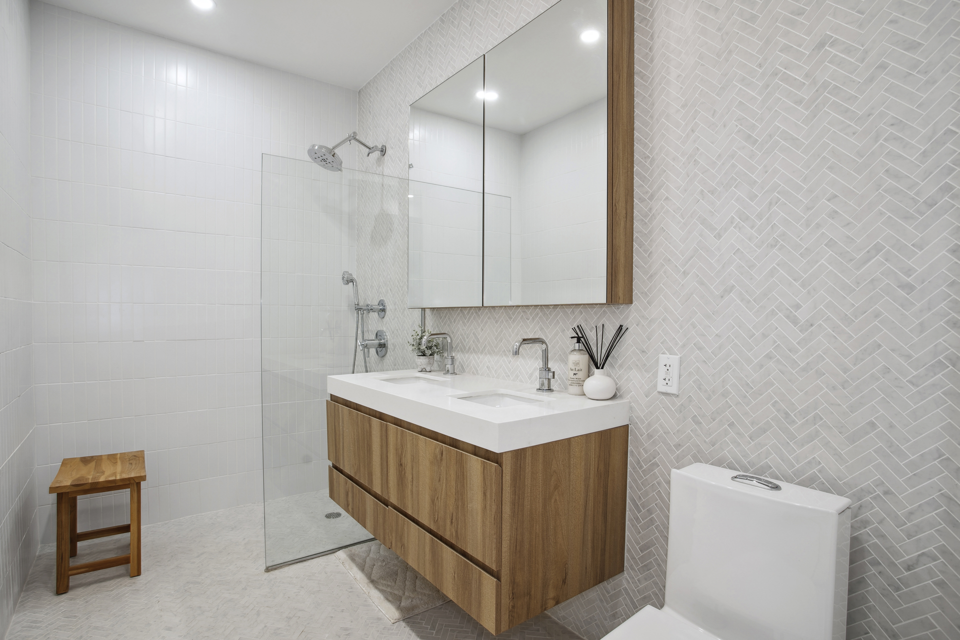 54 DUPONT Street TH1