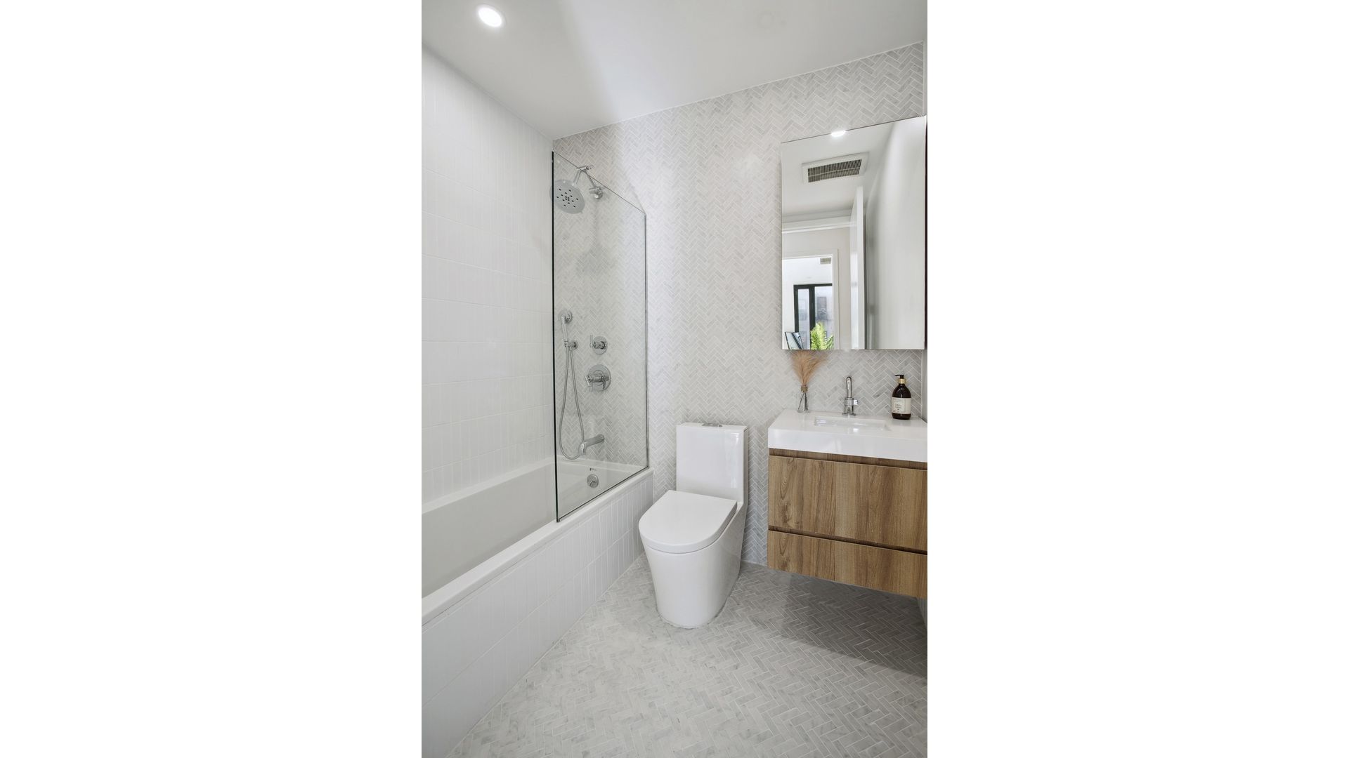 54 DUPONT Street TH1