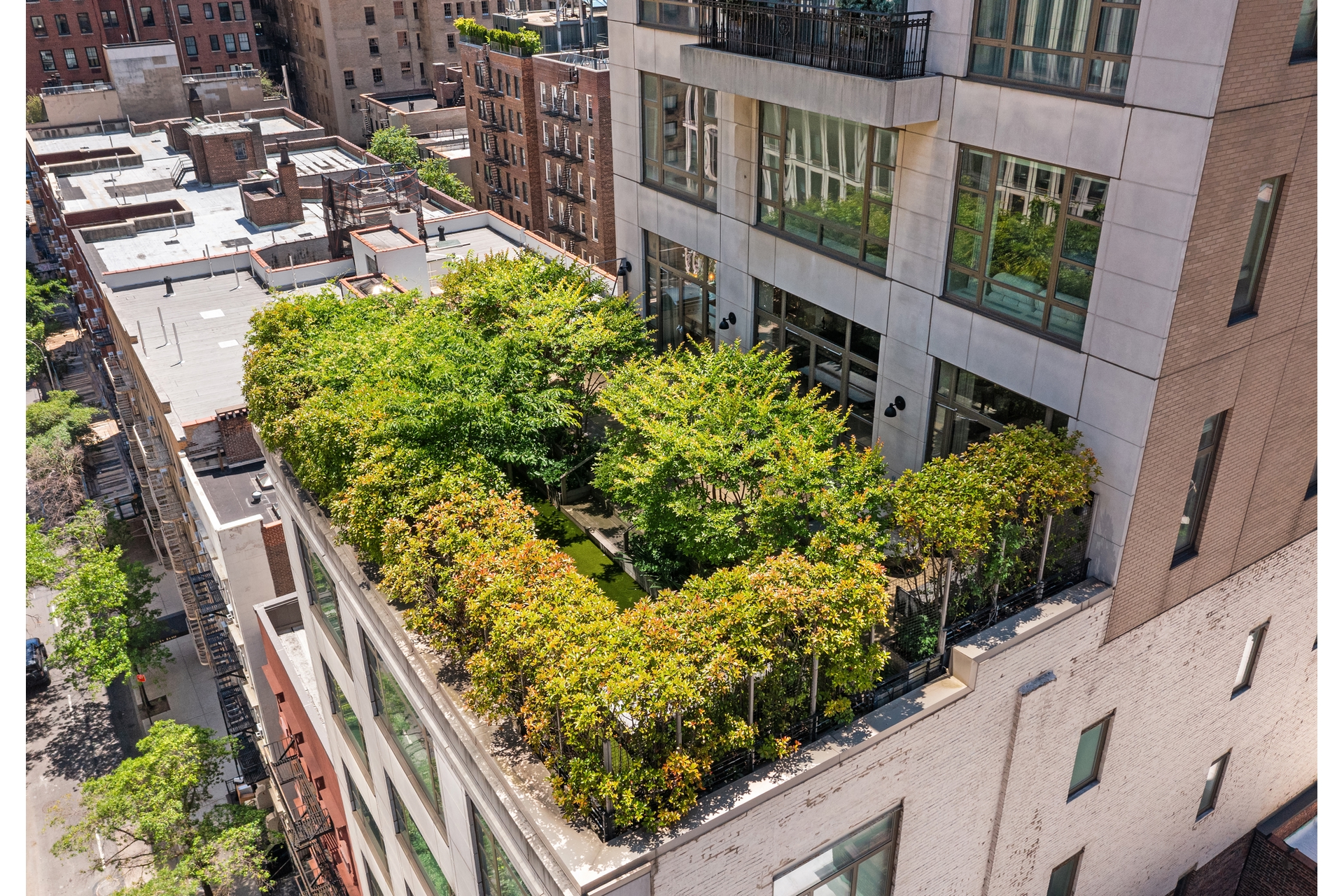 43 W 64TH Street PH10B