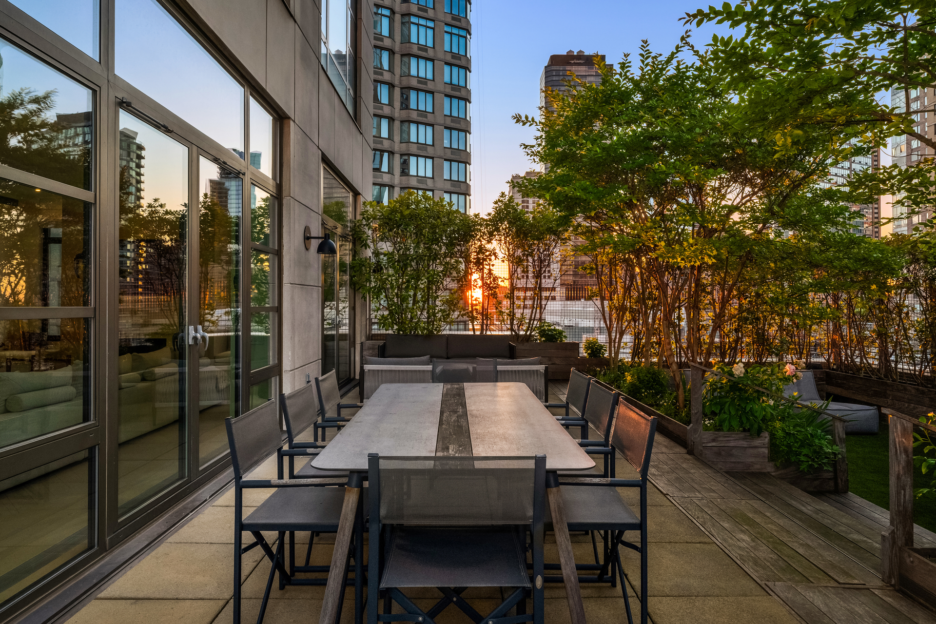 43 W 64TH Street PH10B