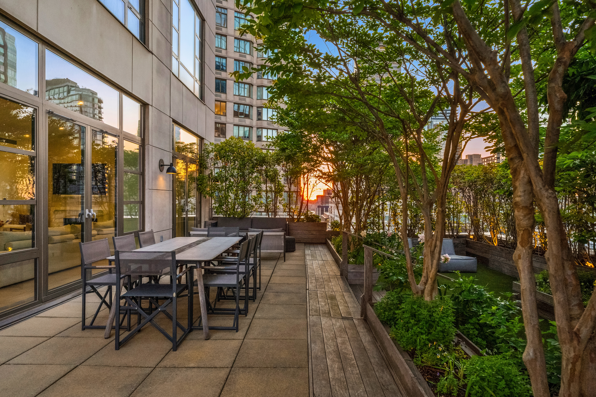 43 W 64TH Street PH10B