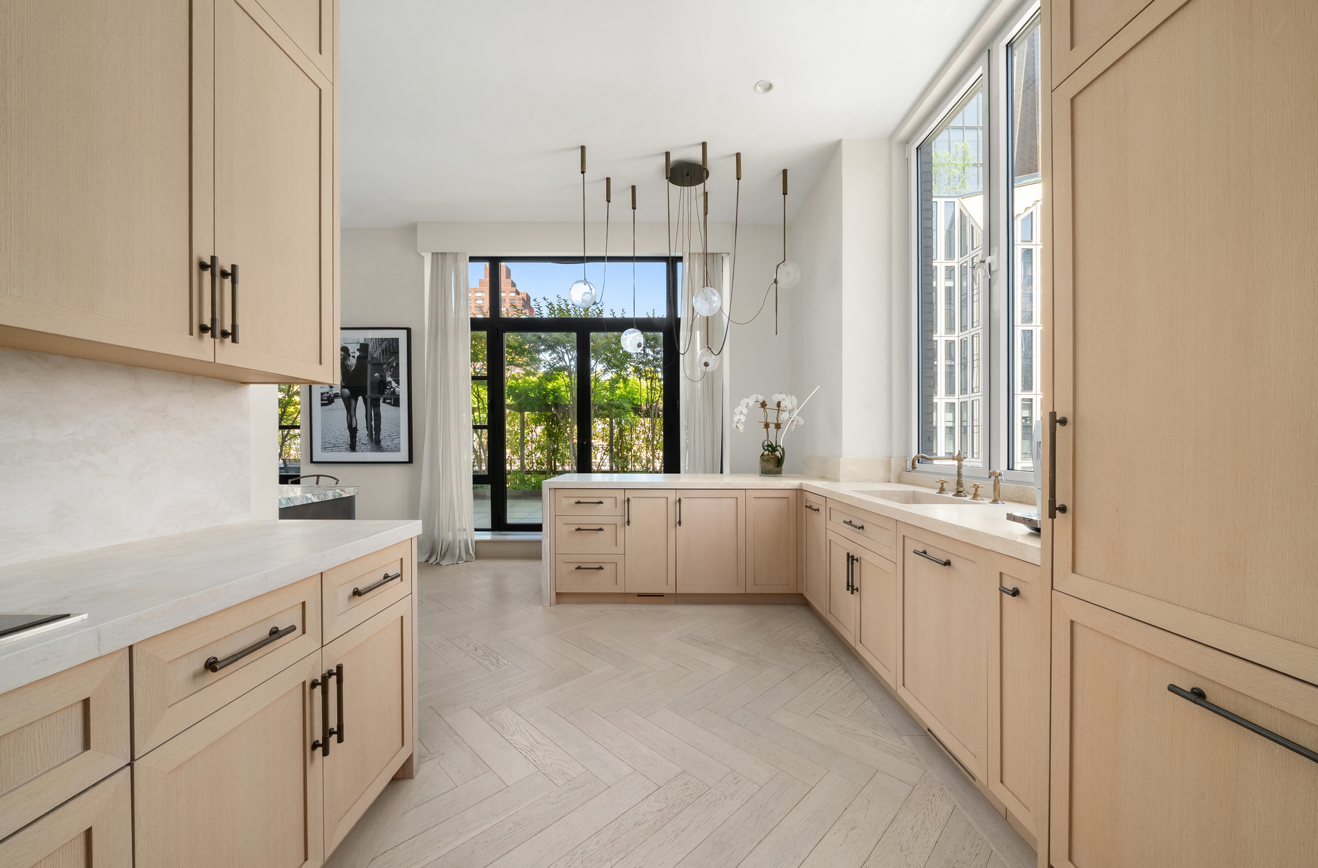 43 W 64TH Street PH10B