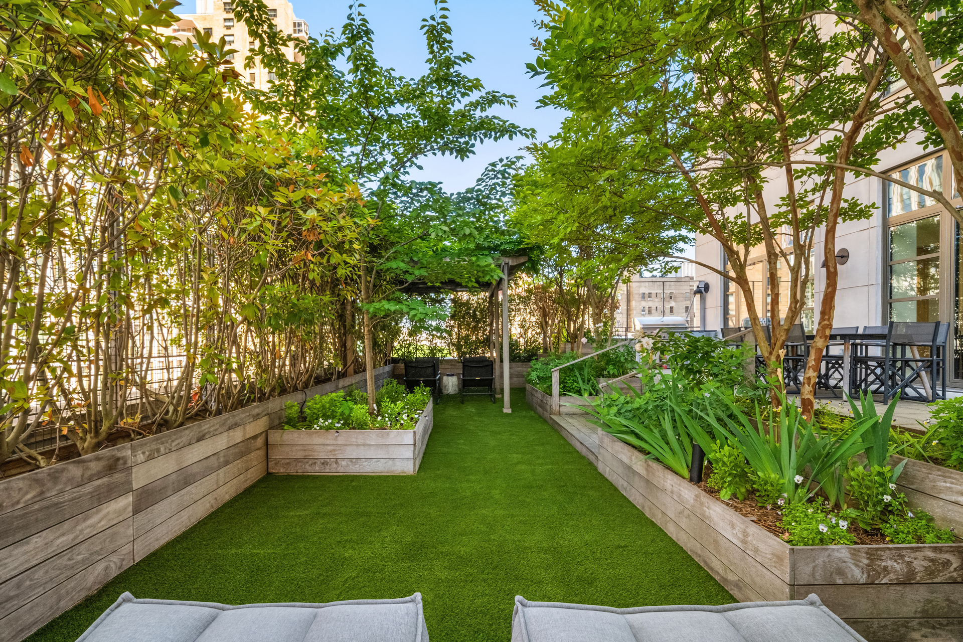 43 W 64TH Street PH10B
