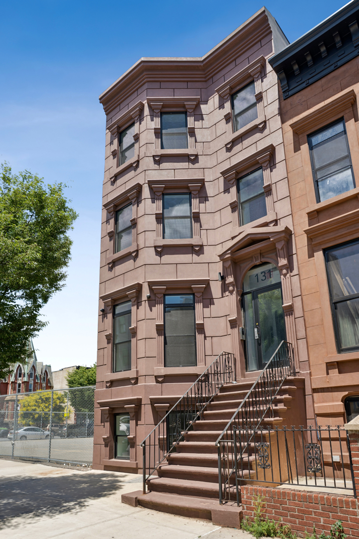 131 MADISON Street 1A