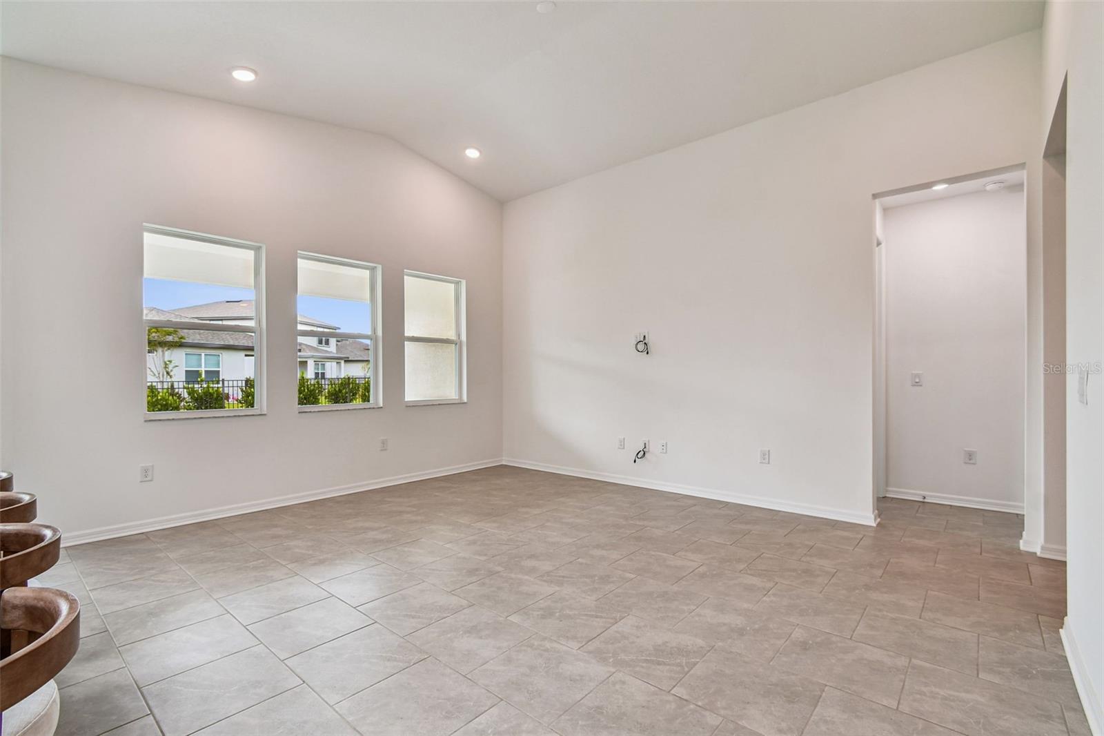 11818 MOONSAIL DR