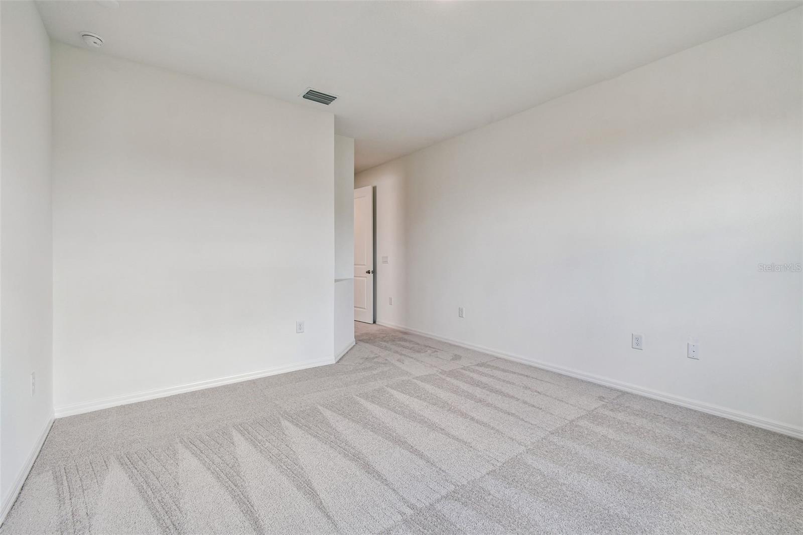 11818 MOONSAIL DR