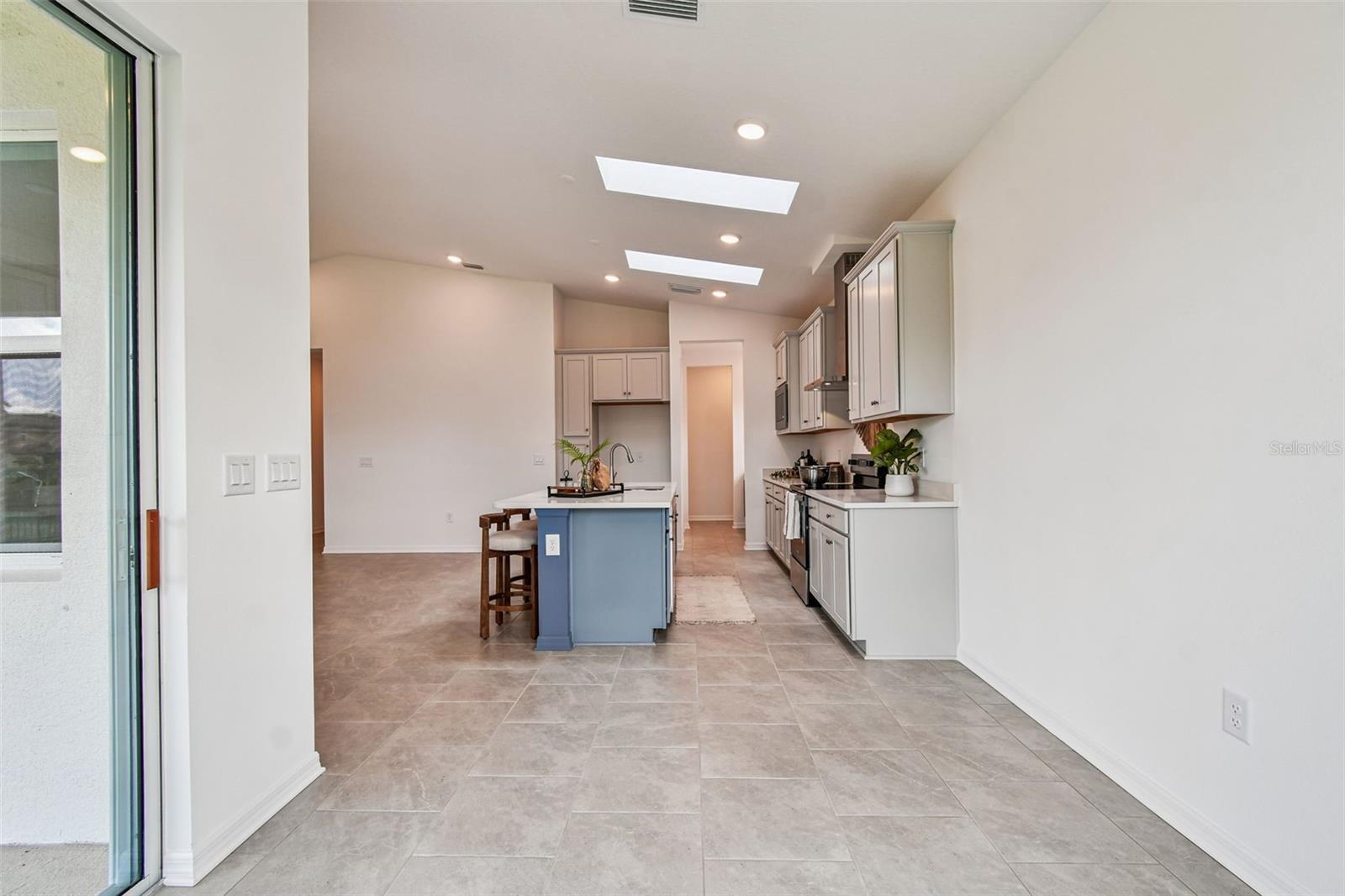 11818 MOONSAIL DR