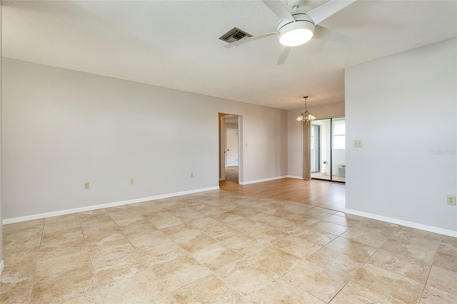 409 W SHADE DRIVE