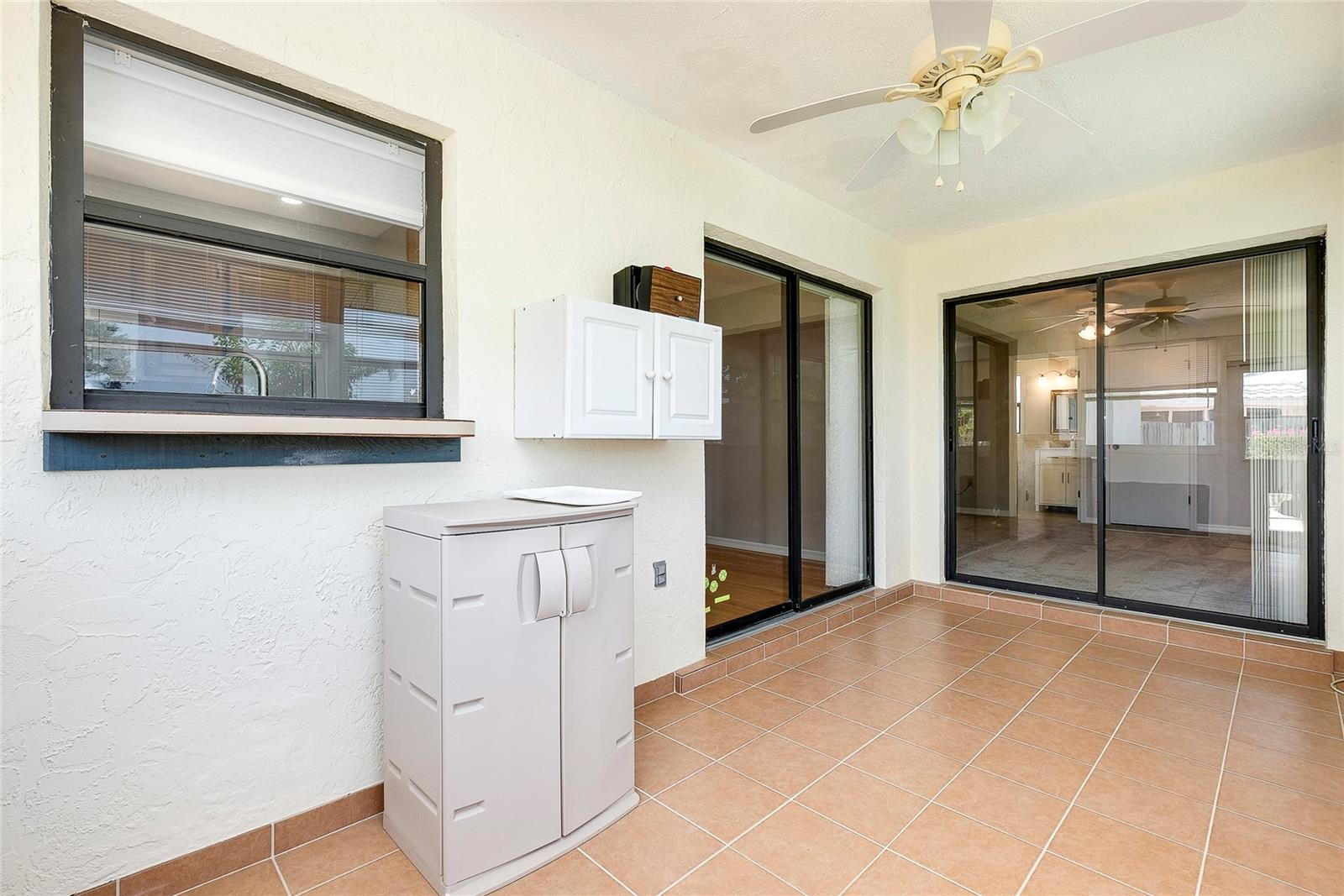 409 W SHADE DRIVE