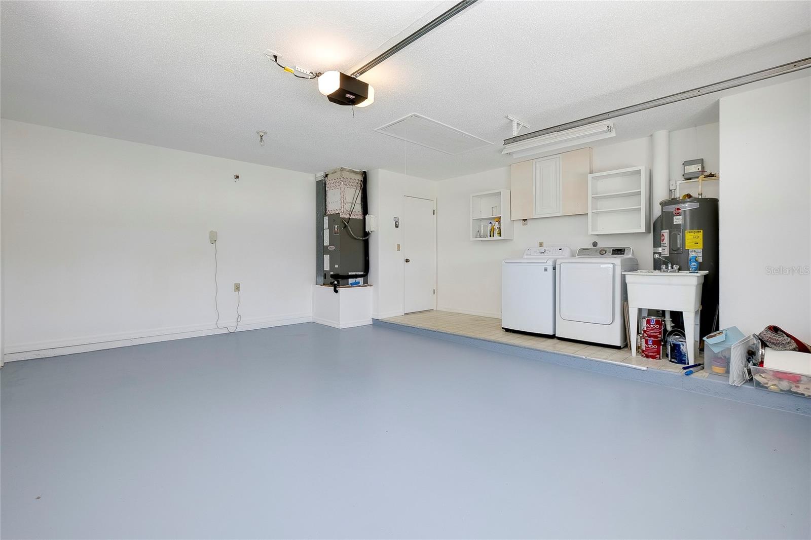 409 W SHADE DRIVE