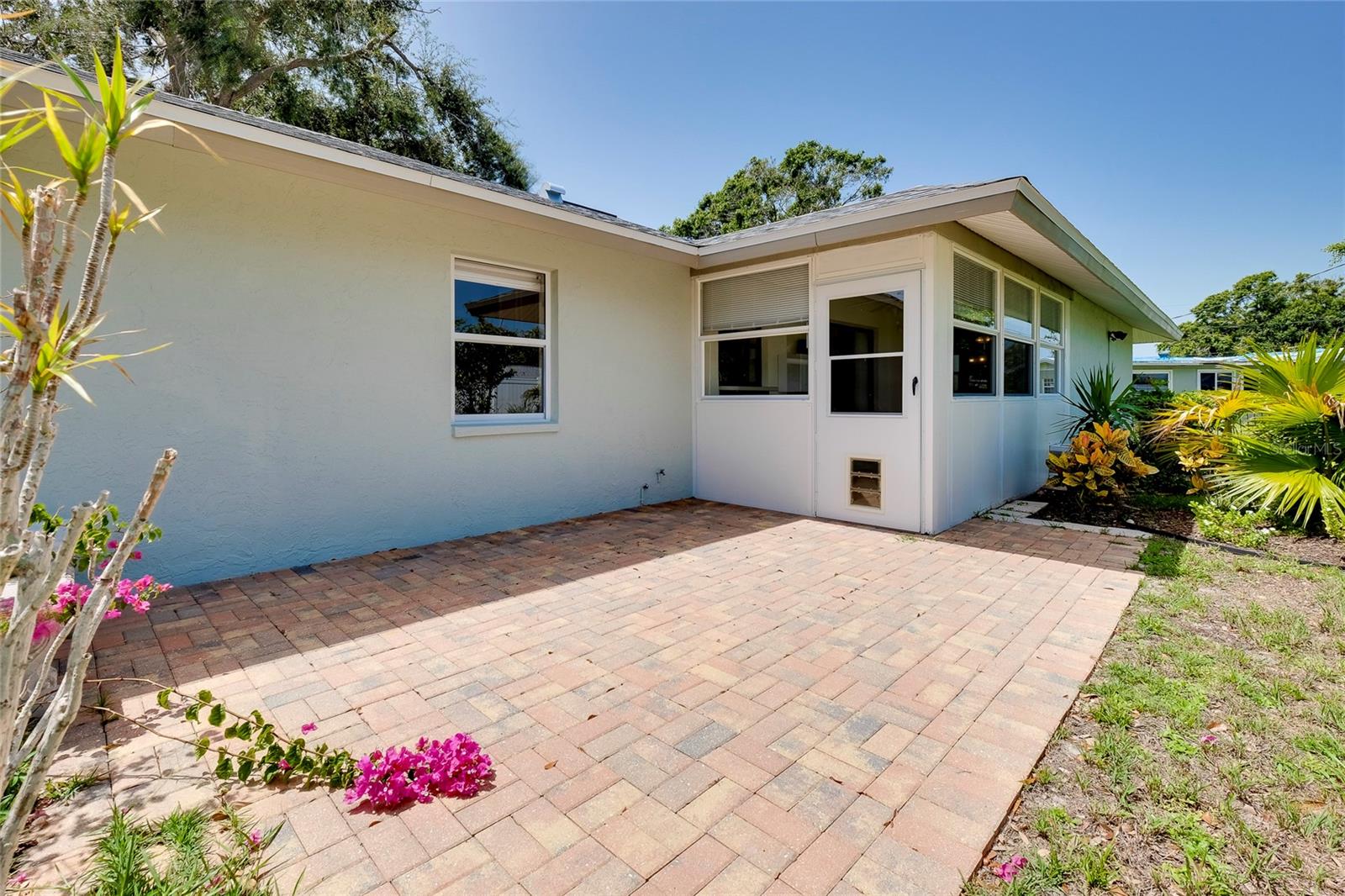 409 W SHADE DRIVE