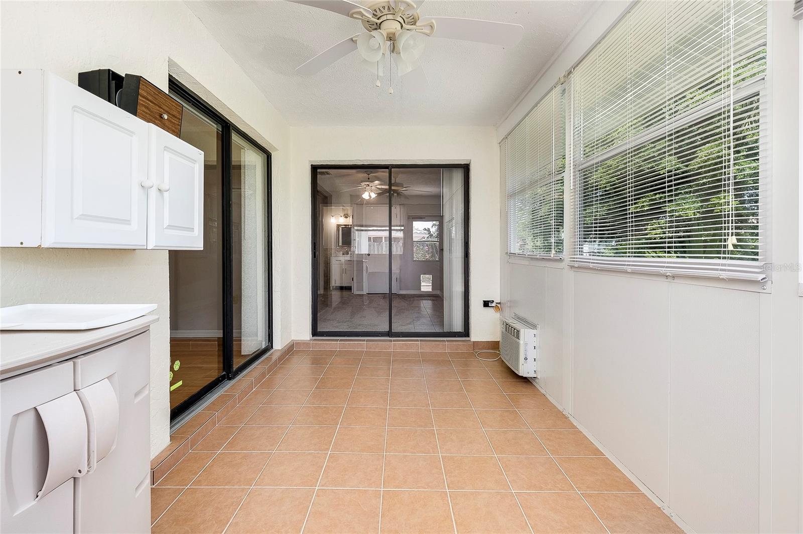 409 W SHADE DRIVE