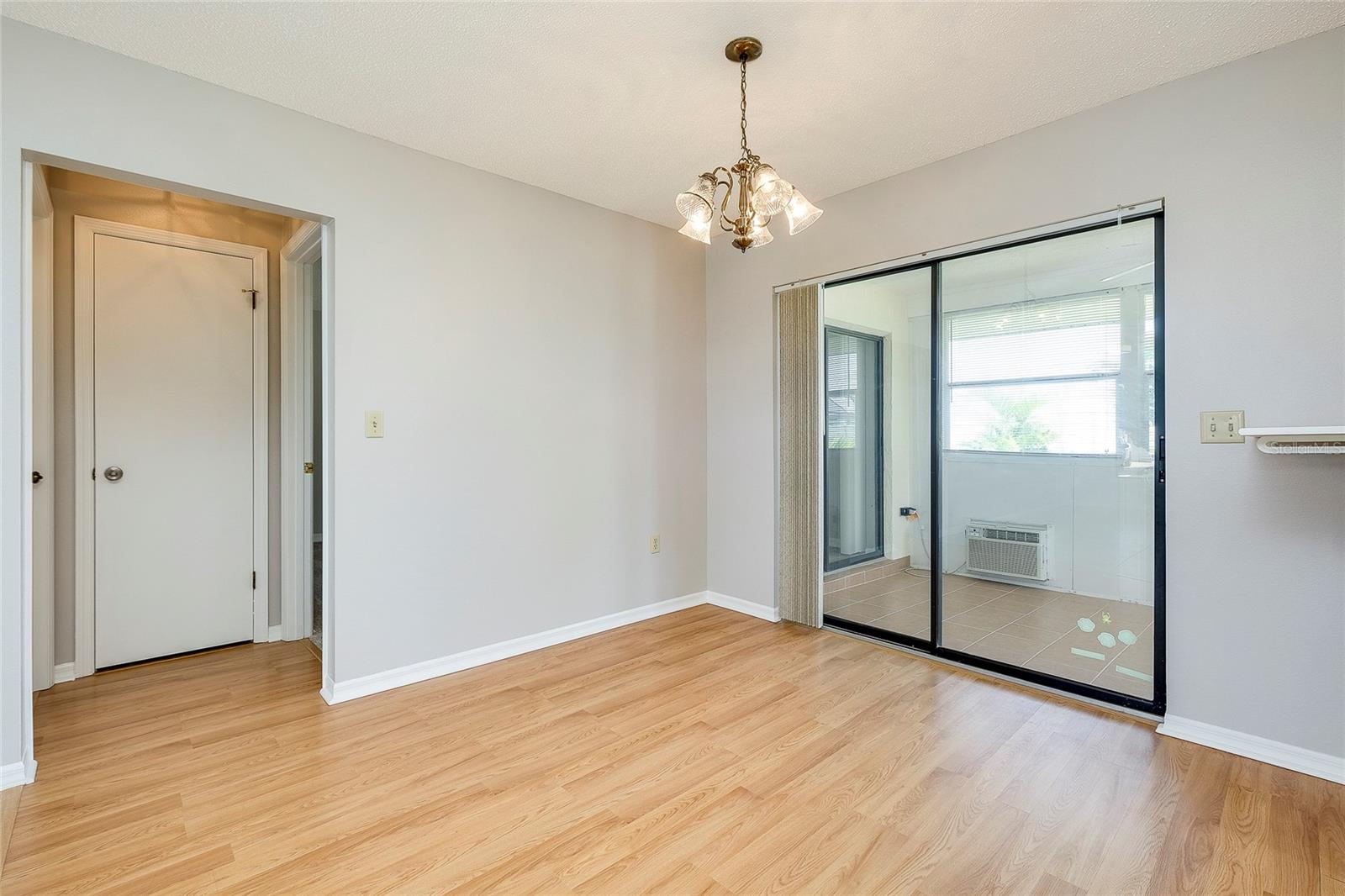 409 W SHADE DRIVE
