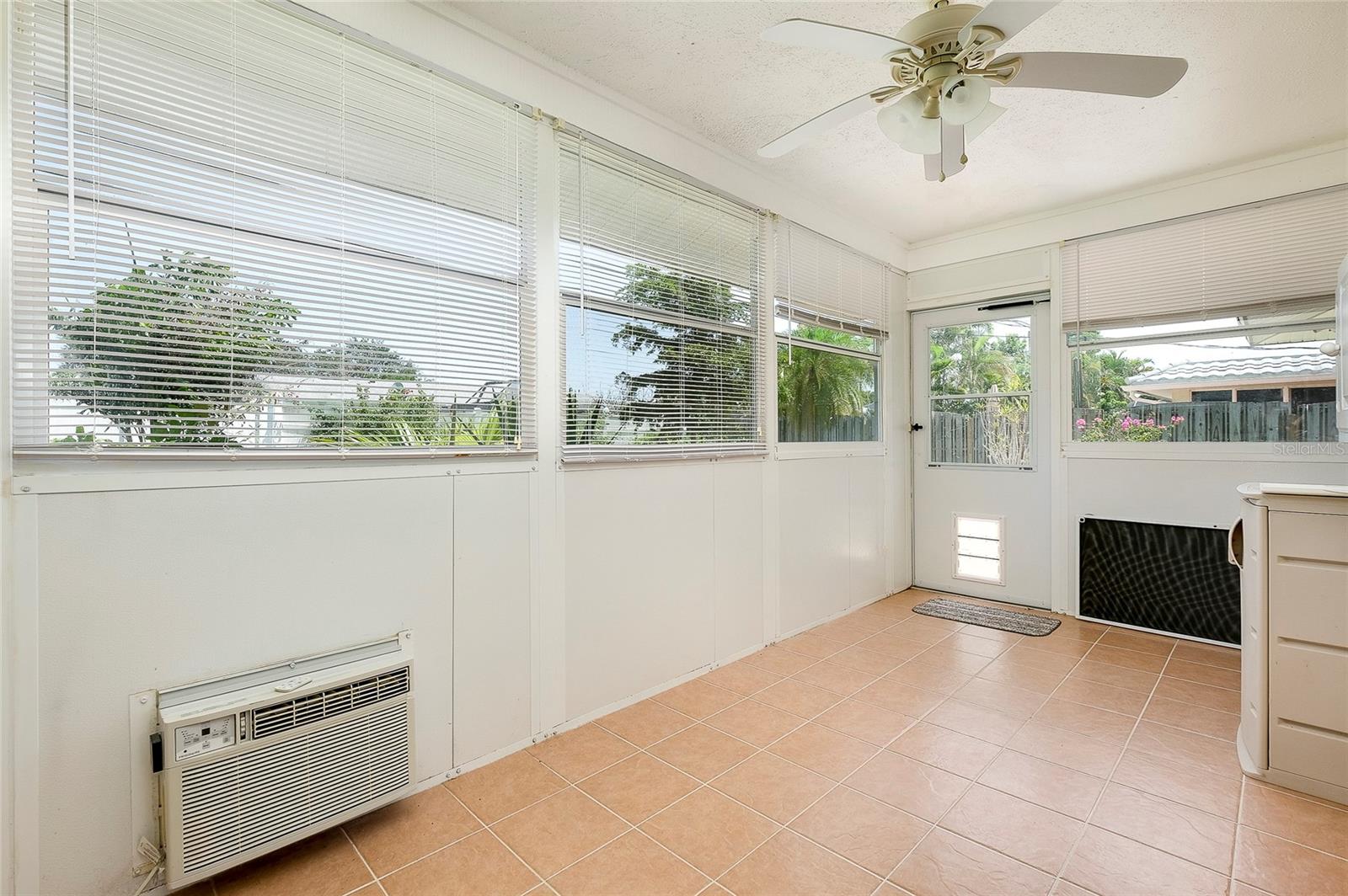 409 W SHADE DRIVE