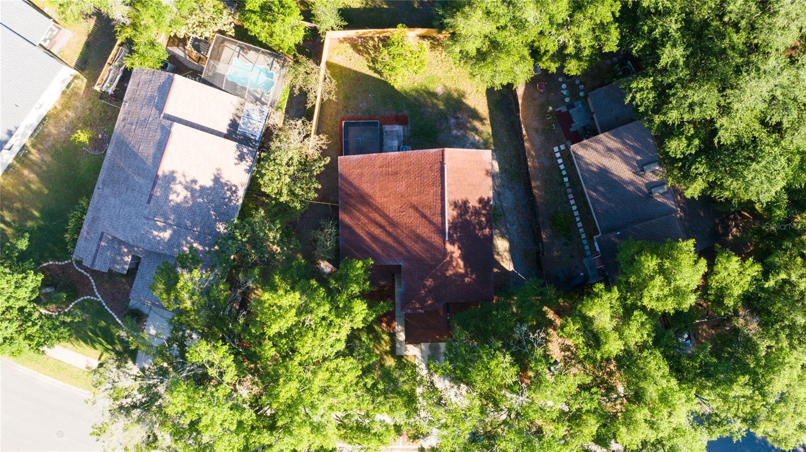 1521 WEAVER DR