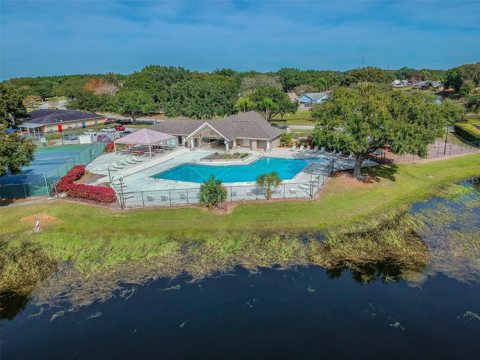1521 WEAVER DR
