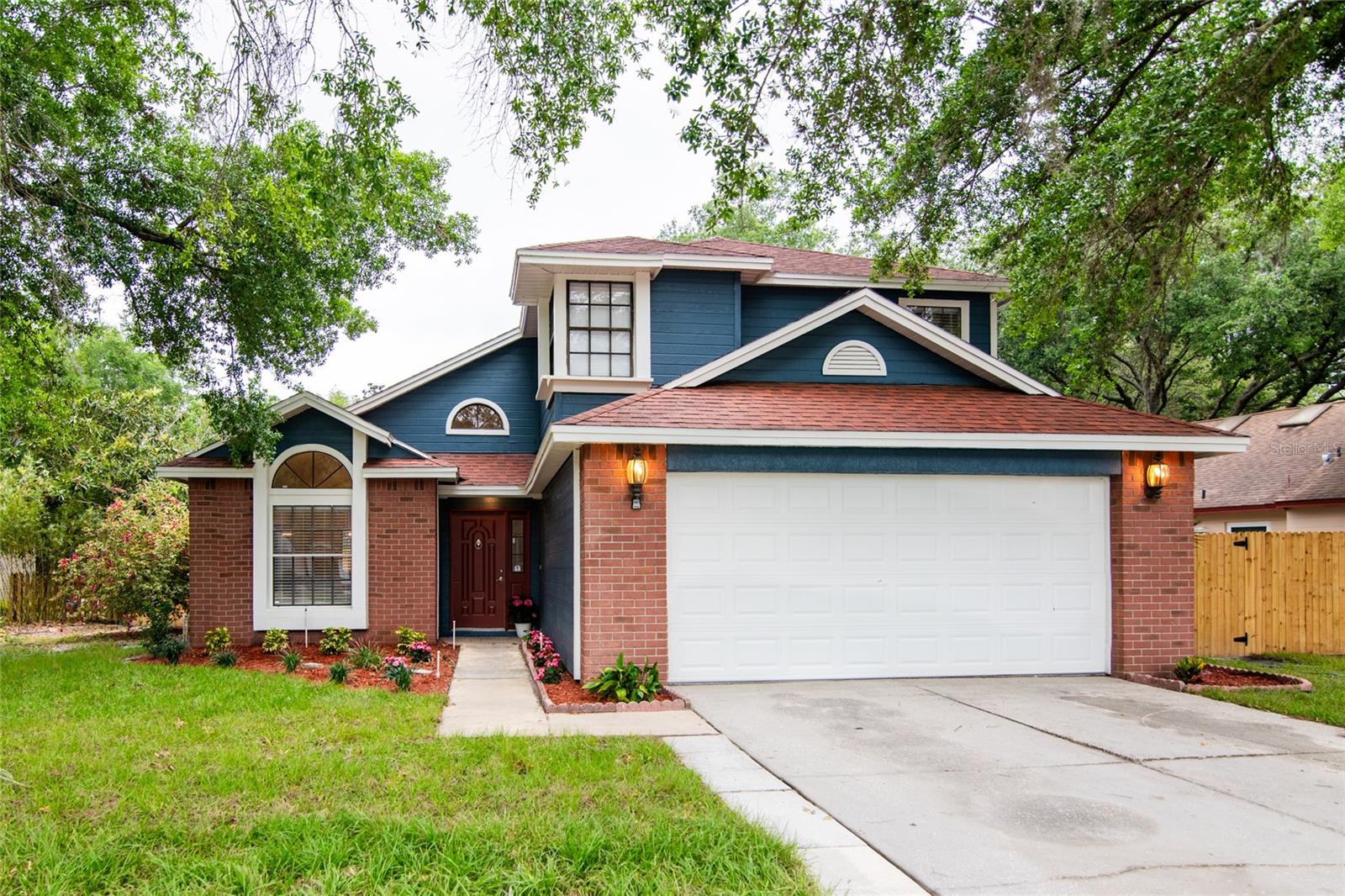 1521 WEAVER DR