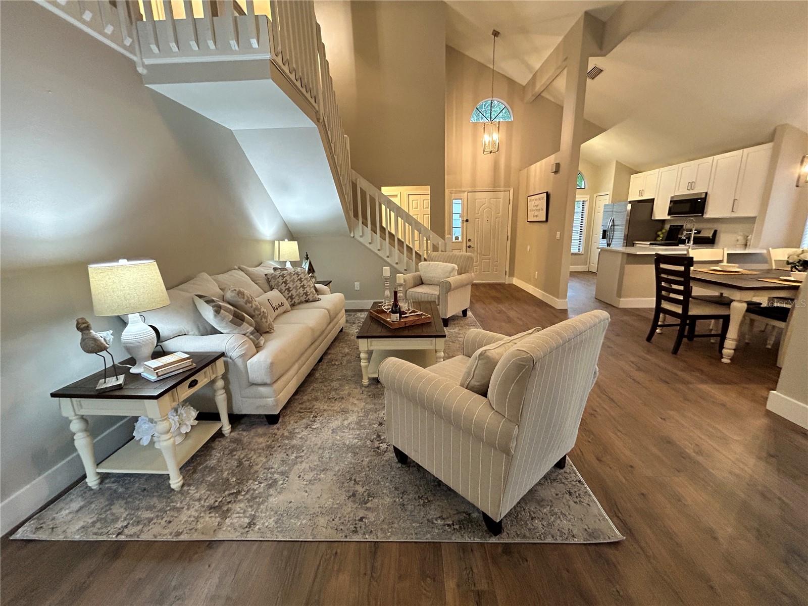 1521 WEAVER DR