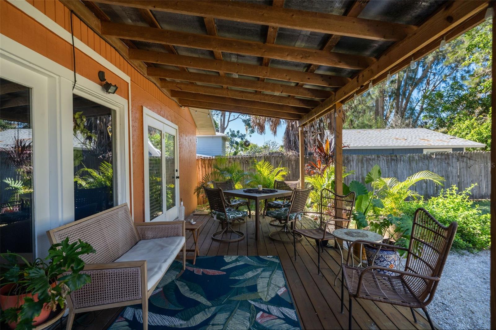 4156 IOLA DR
