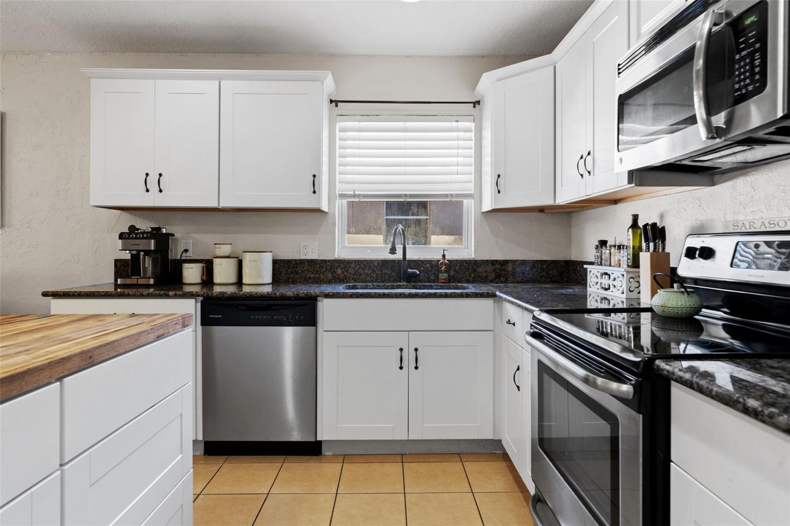4156 IOLA DR